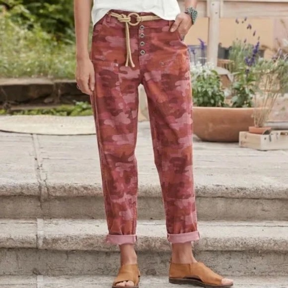 Sundance Quincy Camo Pants Pink 8 Petite